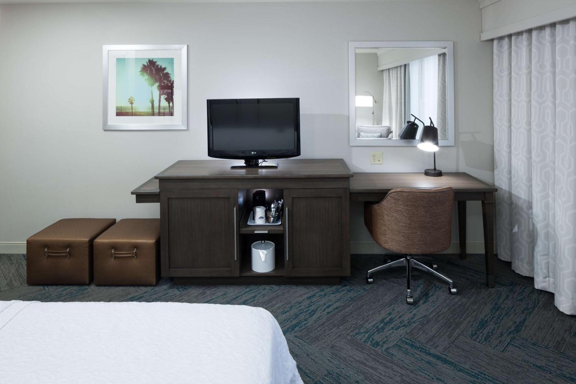 Hampton Inn Los Angeles Orange County Сайпръс Екстериор снимка