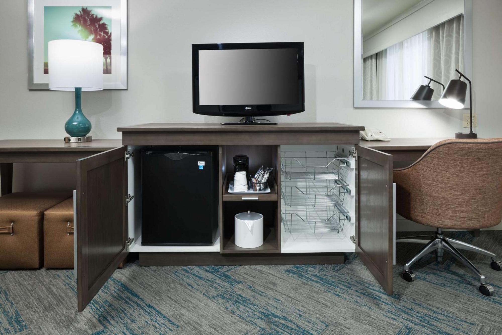 Hampton Inn Los Angeles Orange County Сайпръс Екстериор снимка