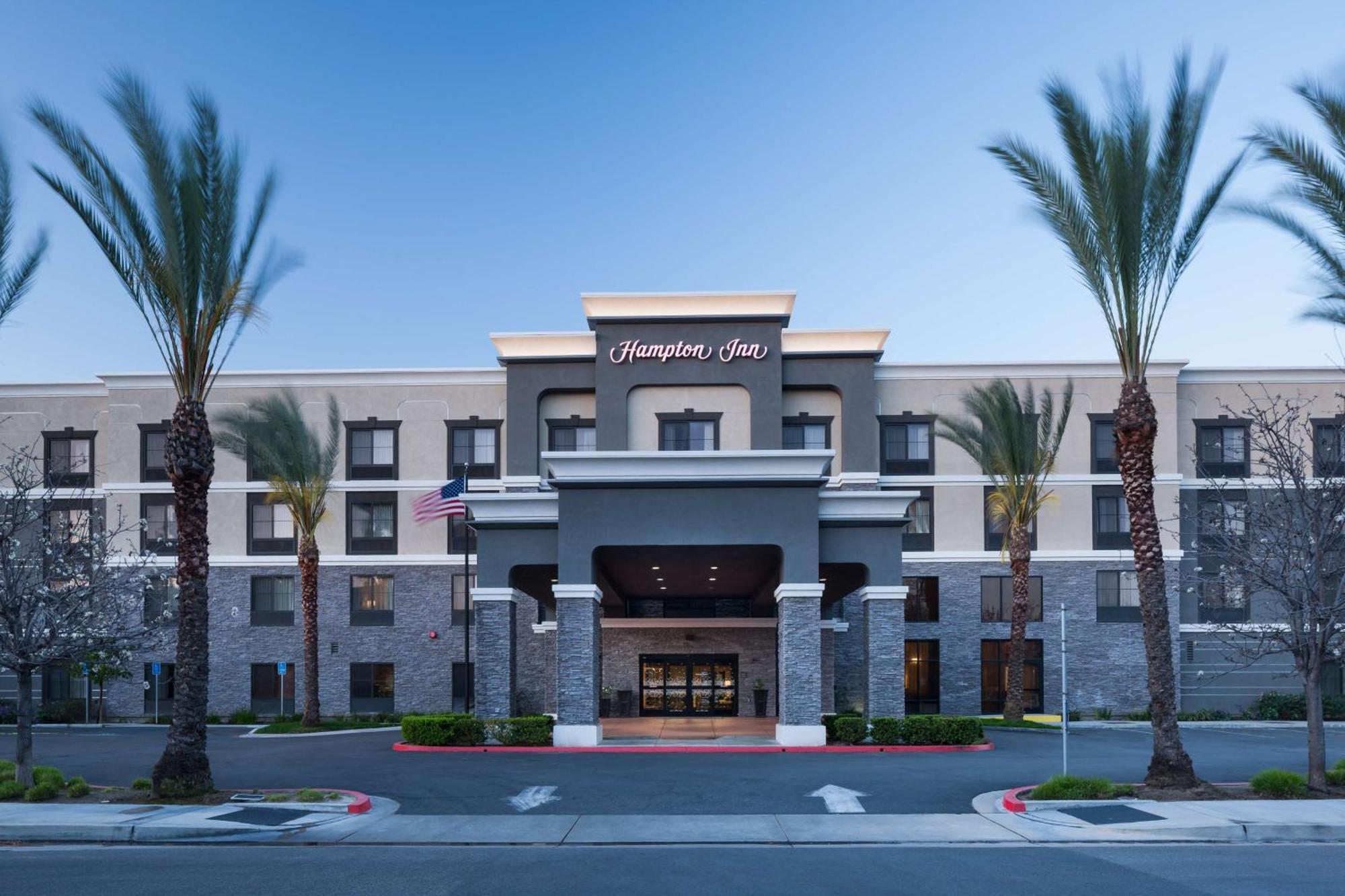 Hampton Inn Los Angeles Orange County Сайпръс Екстериор снимка